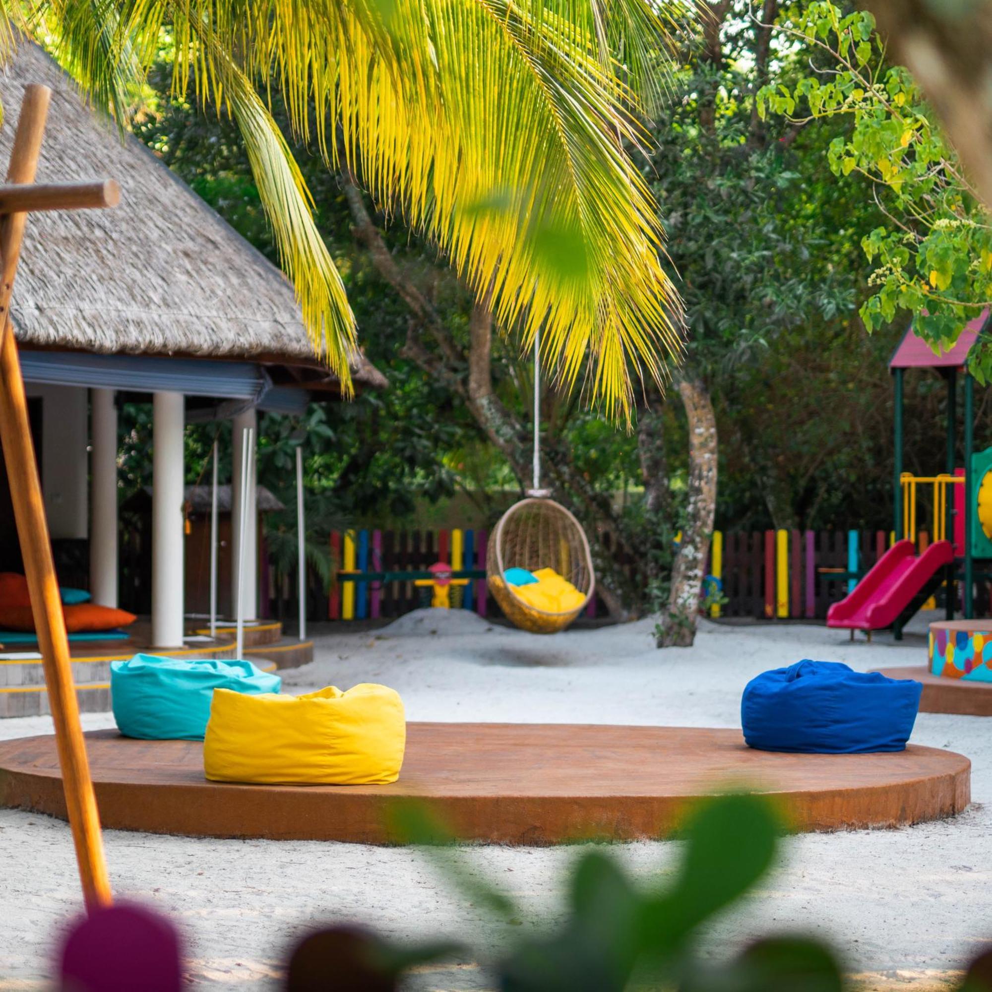 Adaaran Select Meedhupparu - Complimentary Stay For 1 Child For Stays Between April 2025 To September 2025 Meedhoo  Esterno foto