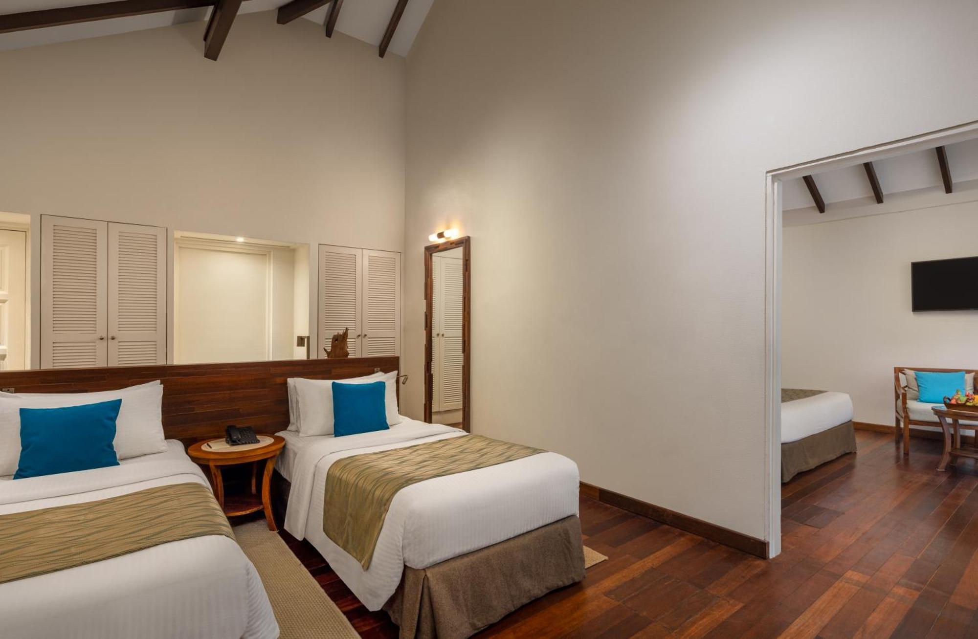Adaaran Select Meedhupparu - Complimentary Stay For 1 Child For Stays Between April 2025 To September 2025 Meedhoo  Esterno foto