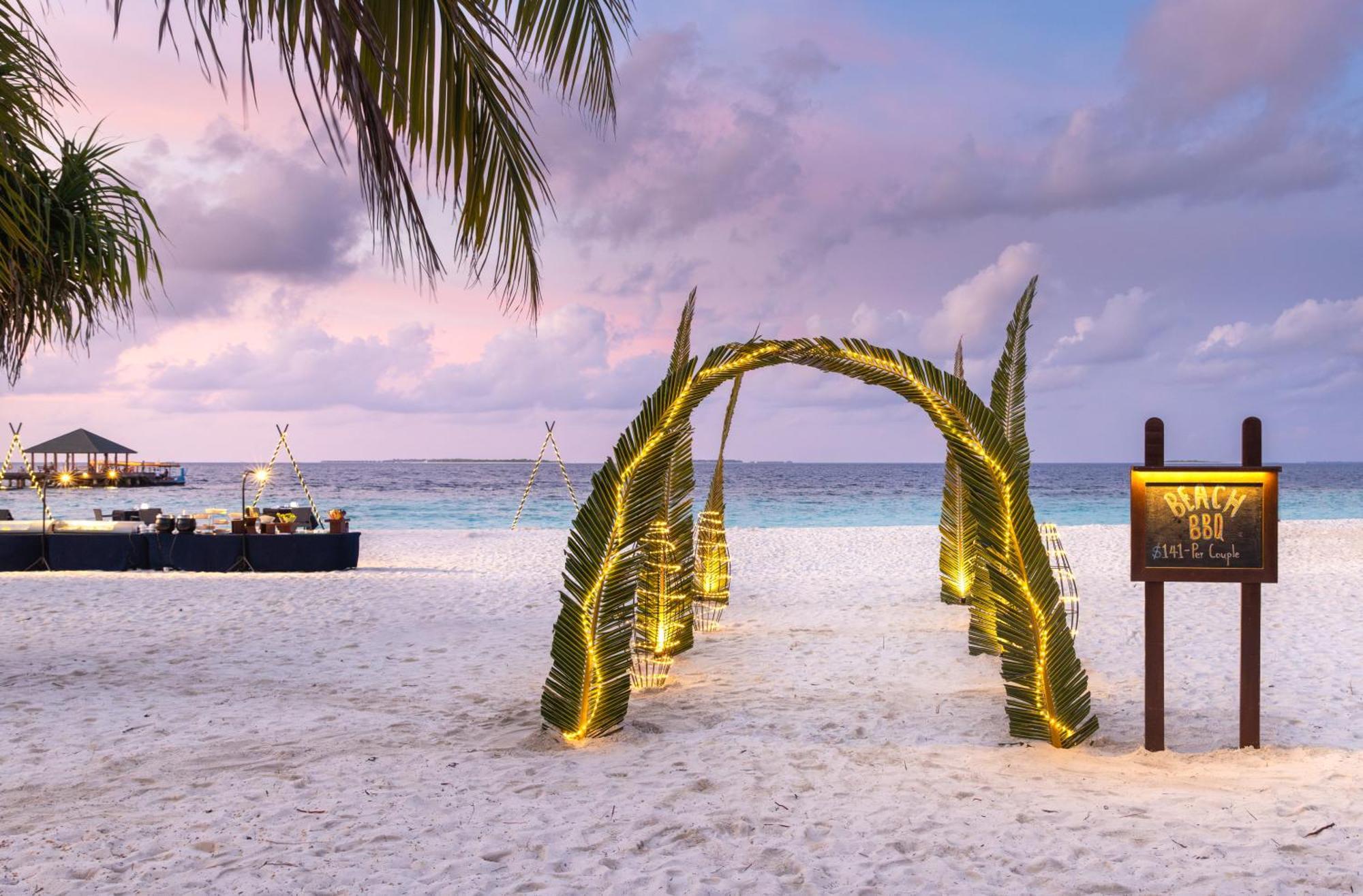 Adaaran Select Meedhupparu - Complimentary Stay For 1 Child For Stays Between April 2025 To September 2025 Meedhoo  Esterno foto