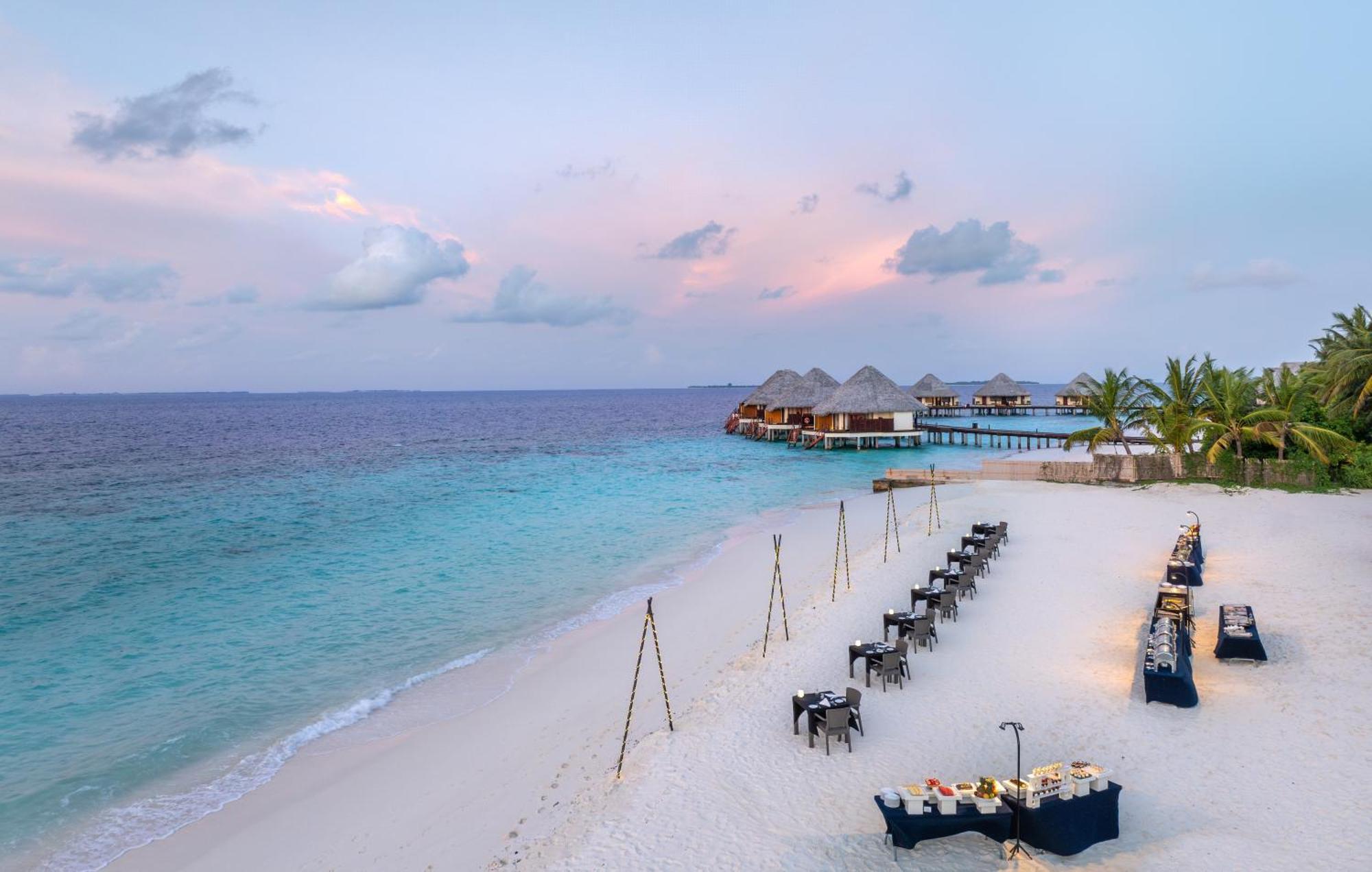 Adaaran Select Meedhupparu - Complimentary Stay For 1 Child For Stays Between April 2025 To September 2025 Meedhoo  Esterno foto